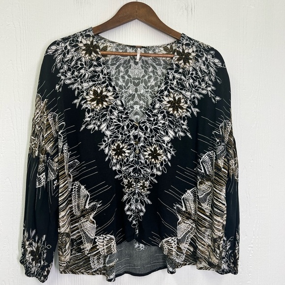Free People - Birds Of A Feather Black Floral Button Down Boho Blouse Size XS - Picture 8 of 12